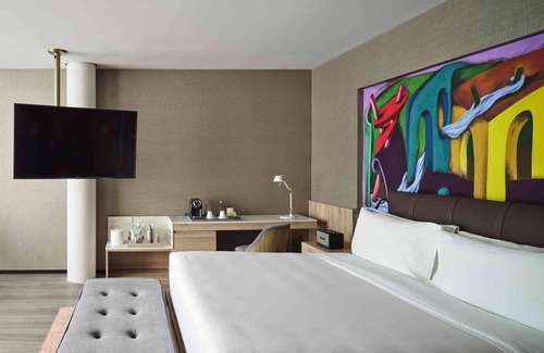 Hipódromo Hotel | Stylish Sanctuary: Pet-Friendly Retreat with Spa & Shuttle Service!