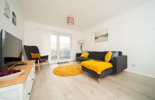 Seafront Apartamento | Stylish Seaside Stay – Brighton Marina Views