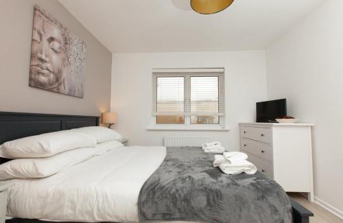 Seafront Apartamento | Stylish Seaside Stay – Brighton Marina Views