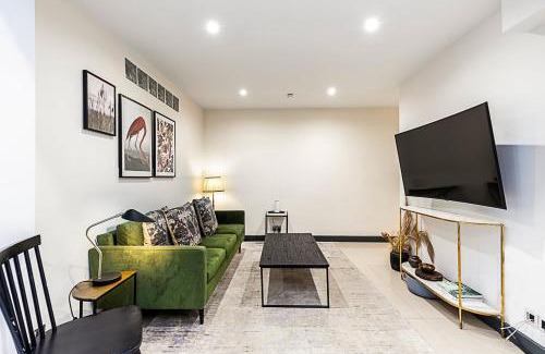 Addison Apartamento | Stylish Shepherd's Bush Flat w/Patio