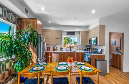Sherman Oaks Apartamento | Stylish Sherman Oaks Townhouse 3bed + 3.5bath All Master Suites