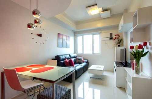 Loyola Heights Condominio | Stylish, smart and spacious condominium