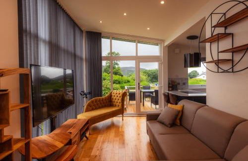 Achachork Casa | Stylish & Sophisticated Portree Cottage