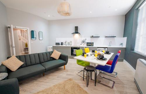 Pontcanna Apartamento | STYLISH SPACIOUS 2-BED & High Ceiling
