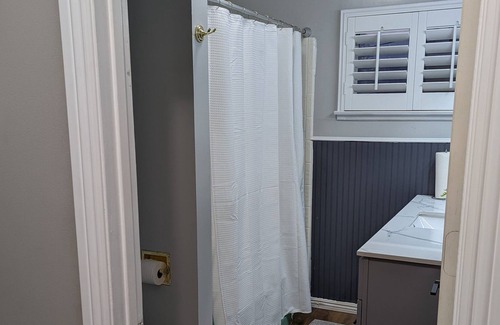 Santa Paula Casa | Stylish & Spacious 2 Bed Home near Ventura Beach
