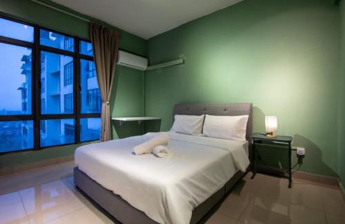 Taman Daya Apartamento | Stylish & Spacious 2BR at ARC Austin with Free Parking
