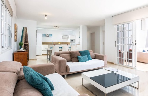 Costa Adeje Villa | Elegante espaciosa vivienda vacacional de 3 dormitorios en La Caleta Costa Adeje