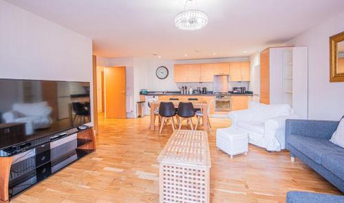 Queen's Park Apartamento | Stylish Spacious 3 Bed Home 5min walk from station