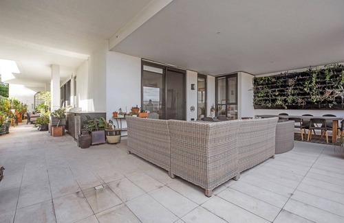 Lidcombe Apartamento | Stylish & Spacious 3BR Apt