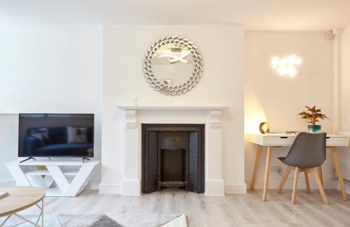 Cotham Apartamento | Stylish, spacious flat with private parking