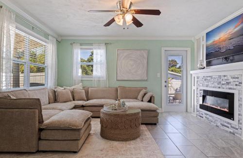 St. Petersburg - Clearwater Casa | Stylish St Pete Vacation Home with Private Pool!