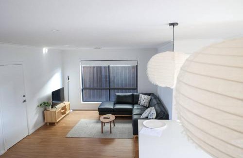 Wagga Wagga Casa | Stylish Stay 4BR Central Wagga