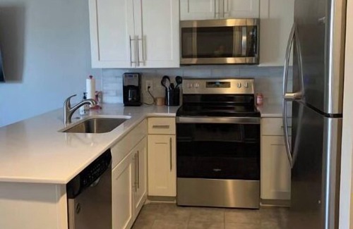 Auburn Condominio | Stylish Stay Near AU Stadium and Downtown!