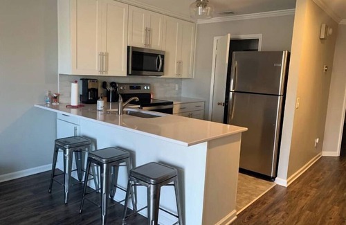 Auburn Condominio | Stylish Stay Near AU Stadium and Downtown!