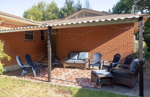 Denton Casa | Stylish Stay on Cordell Heart of Denton Living
