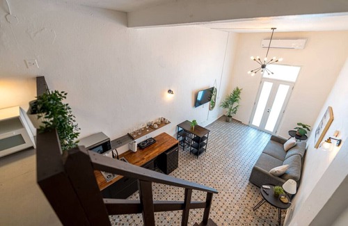 Puerta de Tierra Apartamento | Stylish Stay with Patio Near Beach and Forts