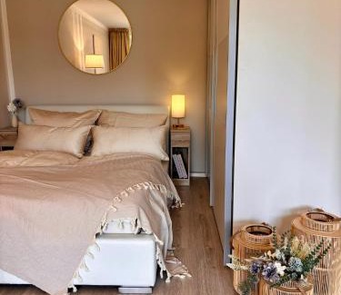 Nordwest Apartamento | Stylish studio apartment with beautiful terrace near Audi