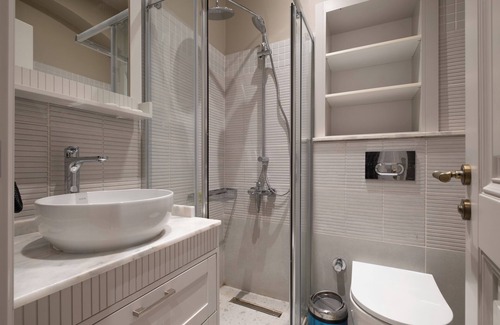Tophane Apartamento | Stylish Studio Apartment in Prime Location