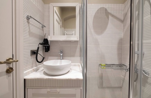 Tophane Apartamento | Stylish Studio Apartment in Prime Location