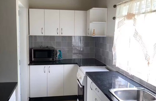 Nuku'alofa Apartamento | Stylish studio escape in Nuku'alofa – comfort meets tropical charm!