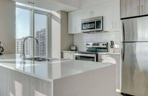 Hintonburg Apartamento | Stylish Studio Escape near Suya Palace with Terrace