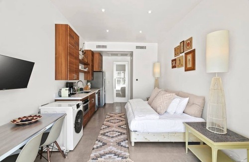 Roosevelt Condominio | Stylish studio in DTPH - Pool and WiFi