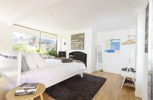 Annandale Casa | Stylish Studio in Heart of Annandale Village