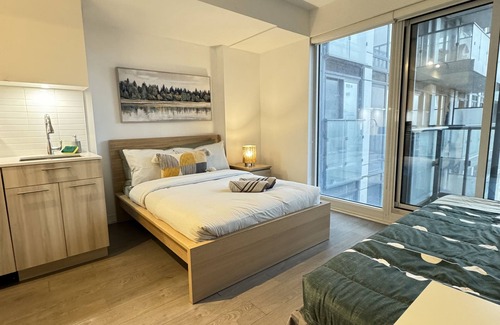 Church and Wellesley Apartamento | STYLISH STUDIO IN JARVIS ST