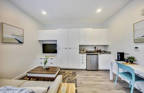Downtown Oakland Apartamento | Stylish Studio in Laney-Peralta