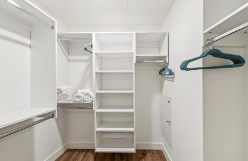 Pico Apartamento | Stylish studio in SM w FREE parking and pool