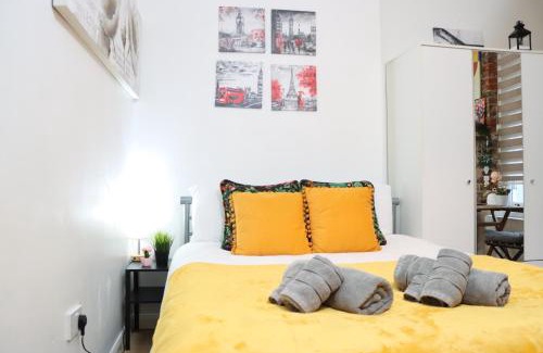 Highbury Apartamento | Stylish studio - private bathroom, 15mins to Central London!