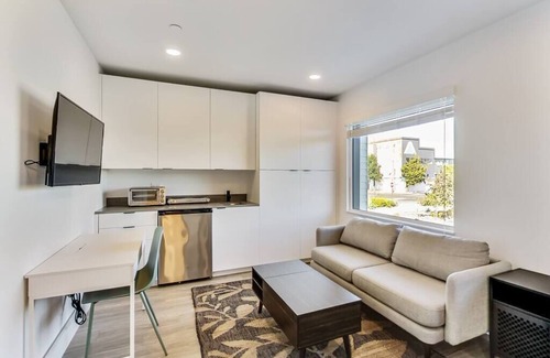 West Oakland Apartamento | Stylish Studio Suite in West Oakland