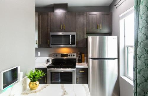 University Heights Apartamento | Stylish-studio-walker's-paradise-wifi-ac