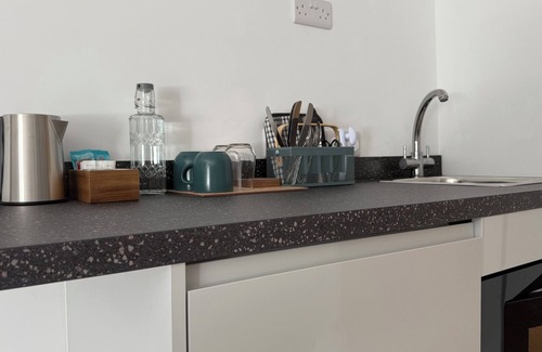 Chard Apartamento | Stylish Studio with Kitchenette - Double En-suite