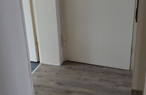 Neumuhlen-Dietrichsdorf Apartamento | Stylish Studio with WiFi Near Kiel Port with Sea Views & Park Nearby.