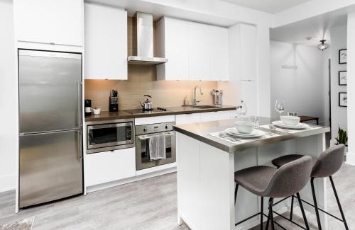 Toronto Entertainment District Apartamento | Stylish Suite at 300 Front Street W