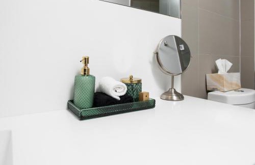 Toronto Entertainment District Apartamento | Stylish Suite at 300 Front Street W