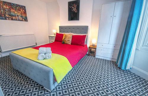 Montpelier Casa | Stylish Super Central Modern Townhouse Retreat