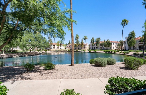 Superstition Lakes Condominio | *NEW* Stunning Superstition Golf condo in Mesa