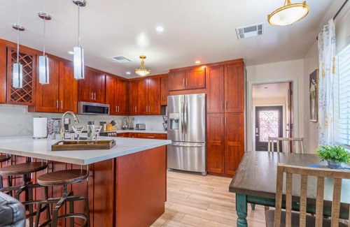 Riverside Casa | Stylish Tempe Home Walk to ASU - Outdoor Space