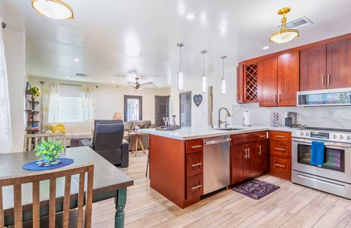 Riverside Casa | Stylish Tempe Home Walk to ASU - Outdoor Space