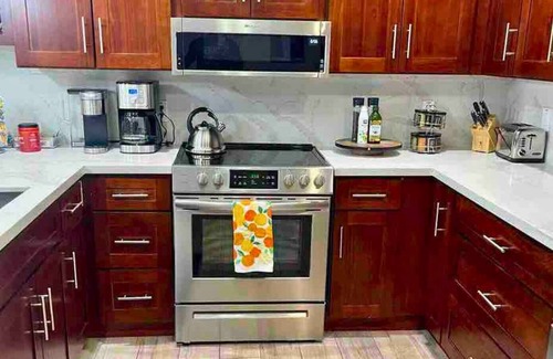 Riverside Casa | Stylish Tempe Home Walk to ASU - Outdoor Space