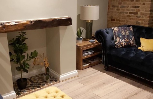Bury St Edmunds Casa | Stylish Town House in Medieval Grid