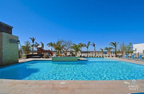 La Paz Casa | Stylish Townhome with Pool, Patio, and Secure Parking