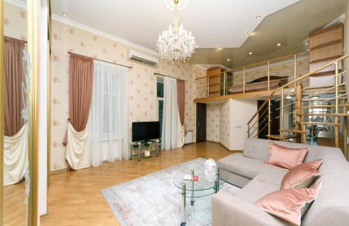 Khreshchatyy Yar Apartamento | Stylish two-level flat 2 min from Khreschatyk