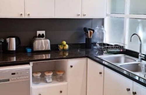 Selection Beach Apartamento | Stylish Umdloti beach flat, pool & sea views