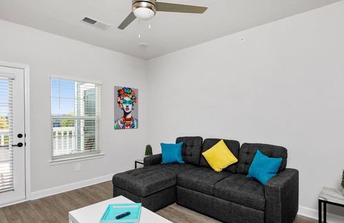 Charlotte Apartamento | Stylish Uptown Apartment near UNC and Charlotte Motor Speedway 8306