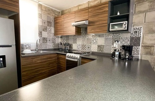 Centro de Guadalajara Apartamento | Stylish urban loft with access to gym and work rooms.