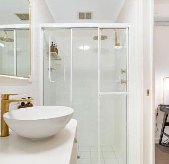 Adelaide Central Business District Apartamento | Stylish Urban Retreat on Eden
