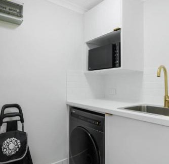 Adelaide Central Business District Apartamento | Stylish Urban Retreat on Eden